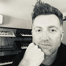 RICHARD EARNSHAW